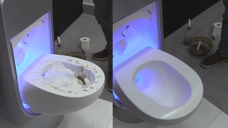 Spanish self-cleaning toilet
