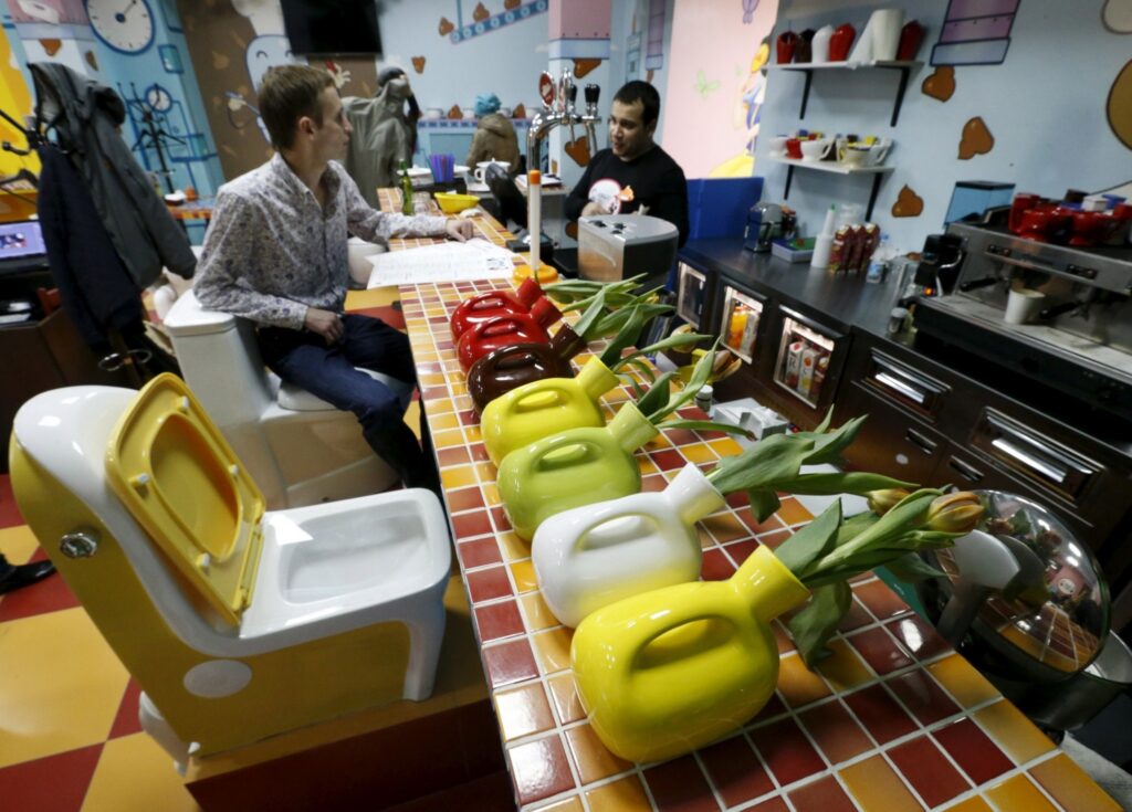 Crazy Toilet Cafe