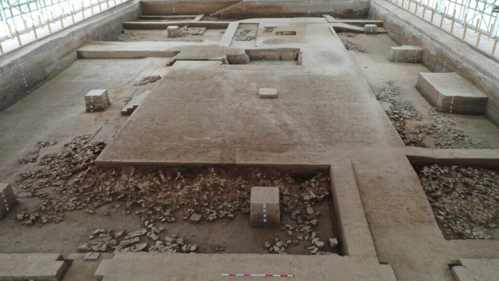 2200 yo toilet in china