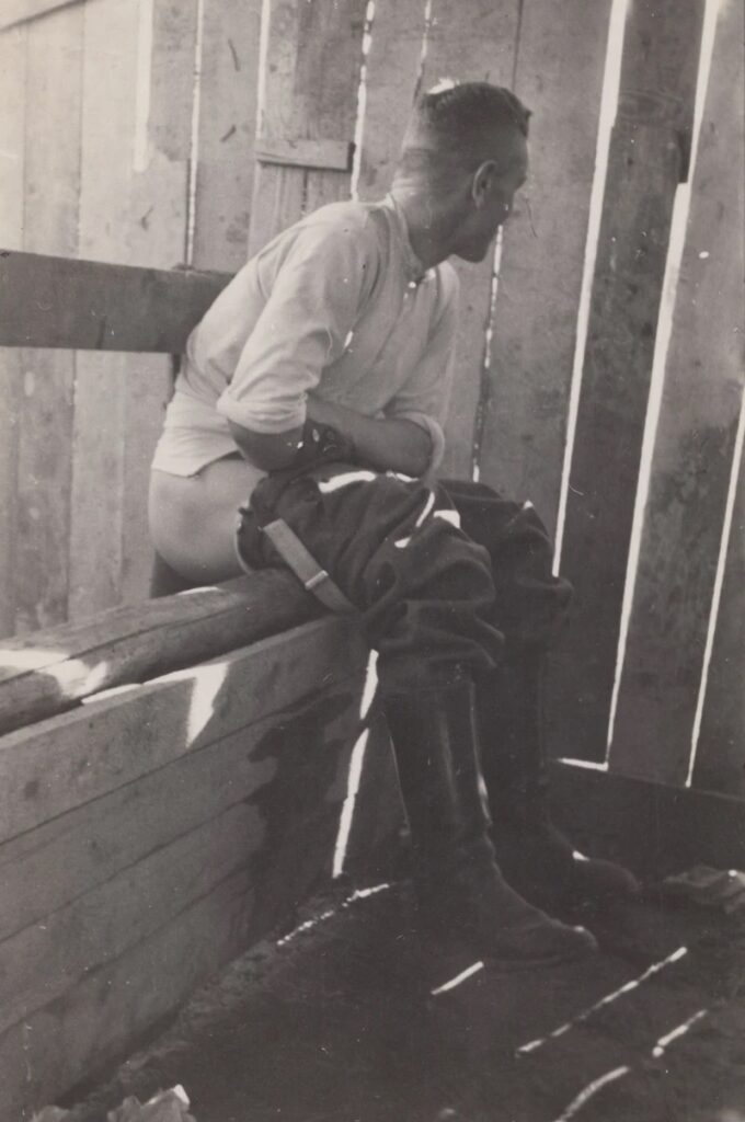 german soldier taking a dump