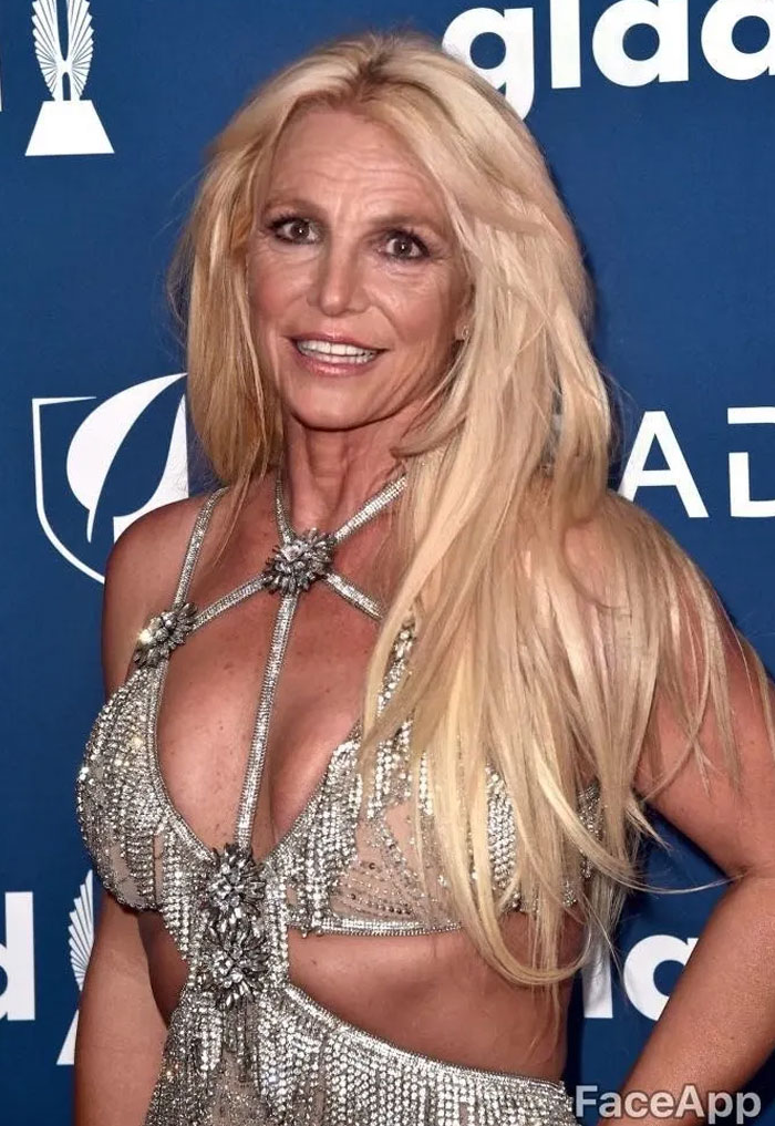 Britney Spears modificato con FaceApp